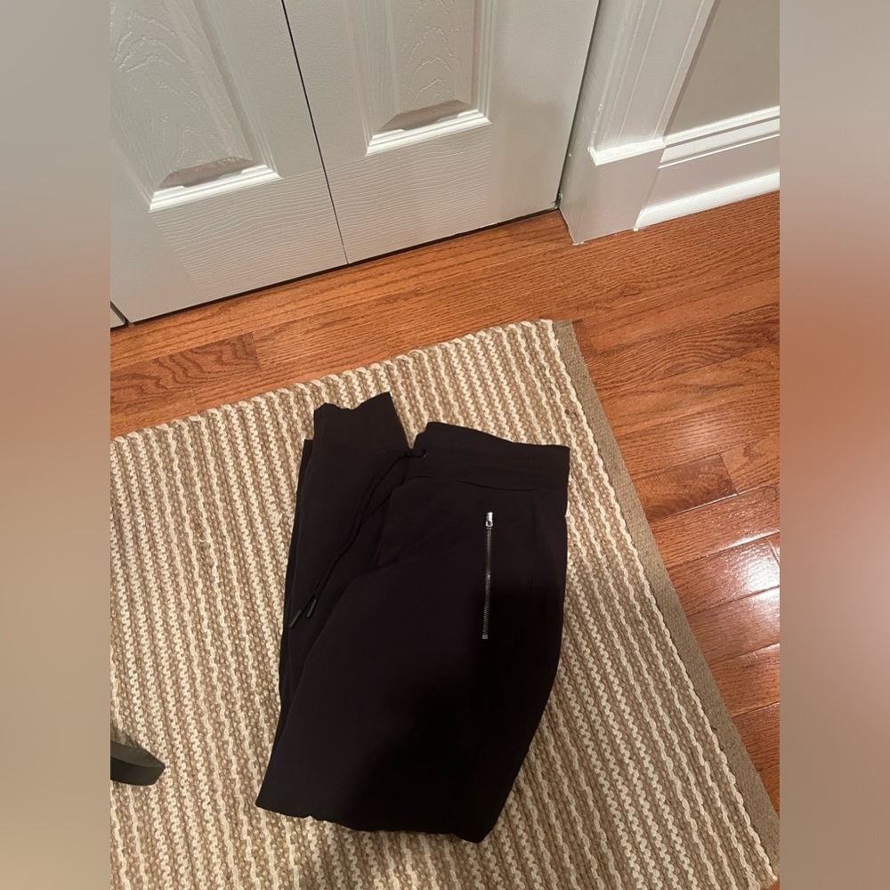 Athleta Tech Pants With Functional Zip Pockets Si… - image 3